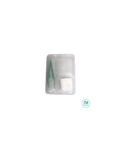 Set de pansement N°3, 1 pince + 5 compresses dans un blister en 3 alvéoles